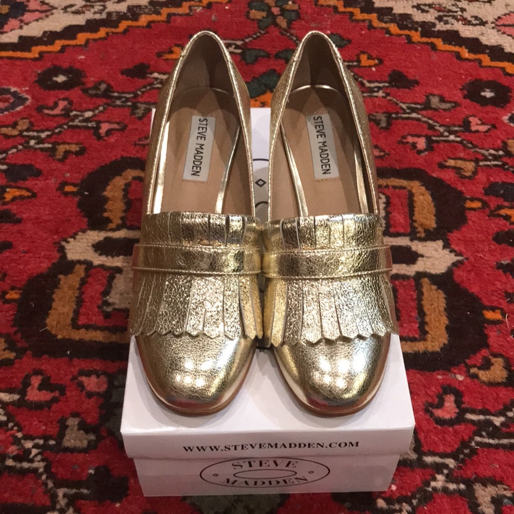 Steve Madden Gold shoes size 7